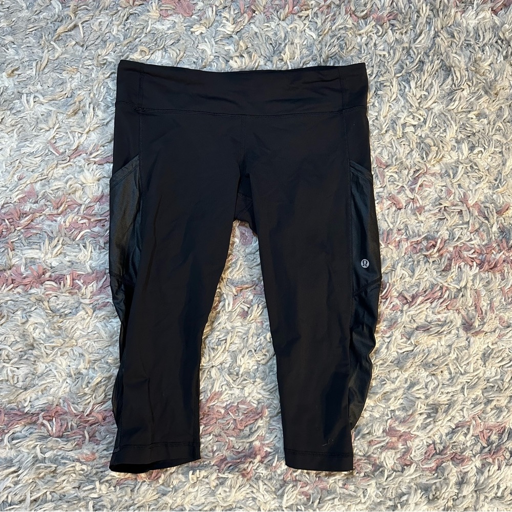 Lululemon black luxtreme cropped leggings 10